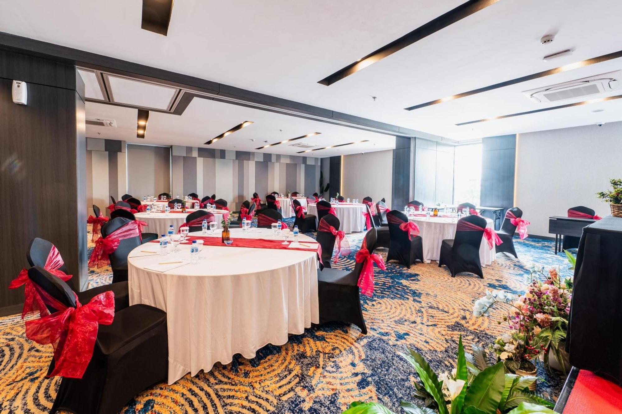 Aston Sorong Hotel & Conference Center Eksteriør bilde